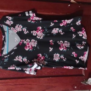 Floral tee